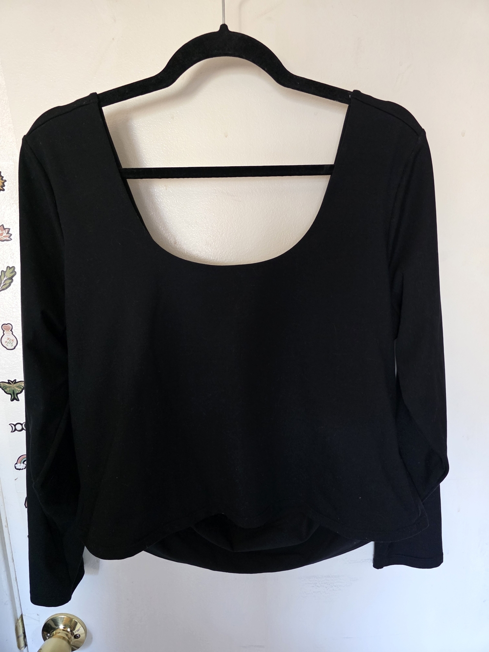 Black Scoop Neck Long Sleeve Top - Women